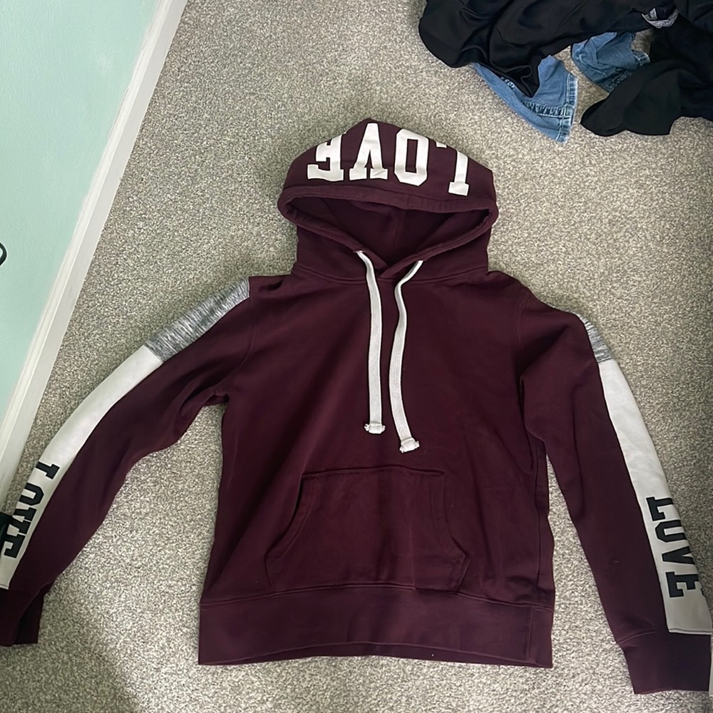 maroon sweatshirt